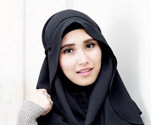 Ayu Ting Ting Belajar Berhijab, Netizen Banjiri dengan Pujian